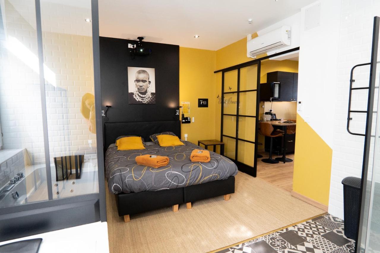 Capsule Premium Balneo & Home Cinema Valenciennes Eksteriør bilde